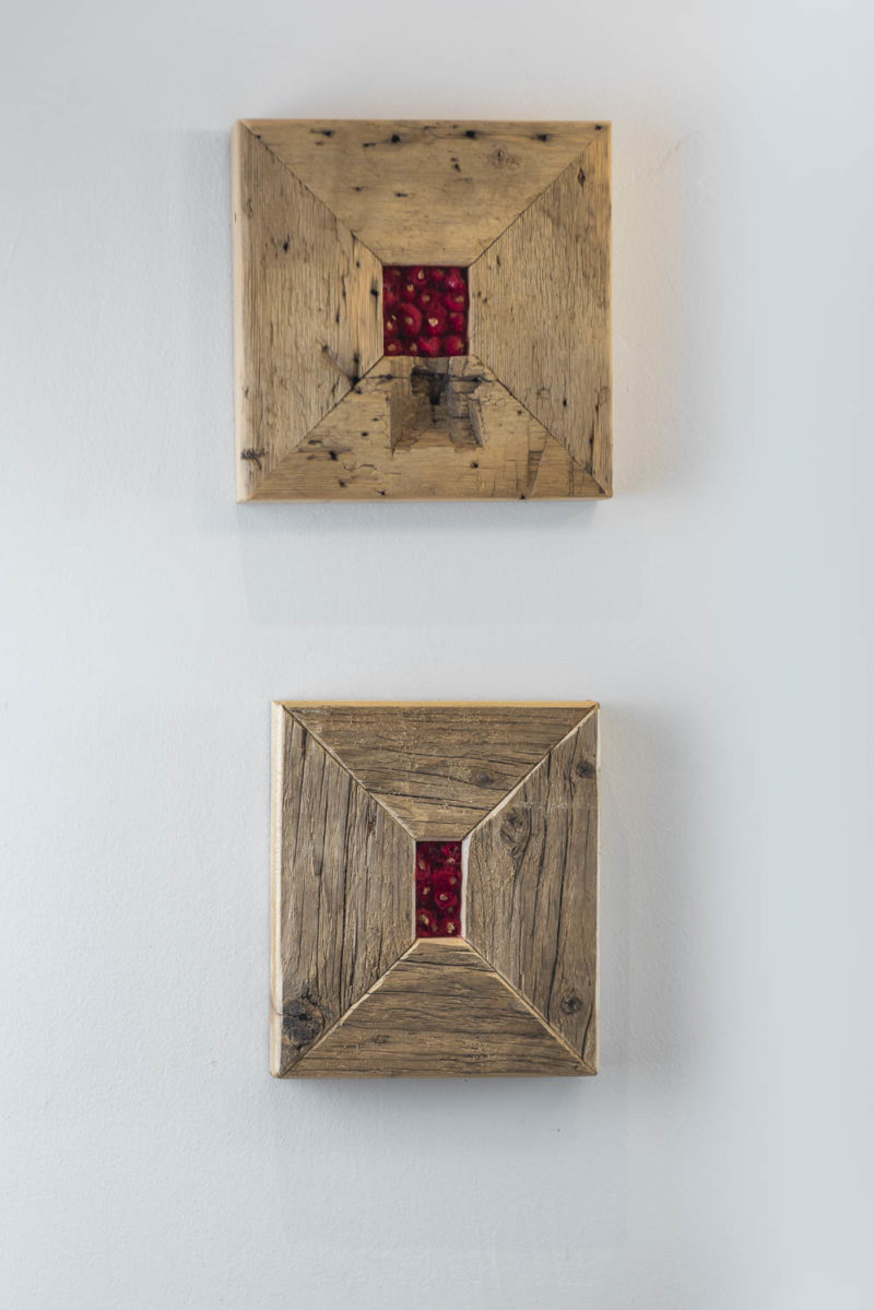UNICO - cornice rettangolare in legno con lana rossa - immagine 4
