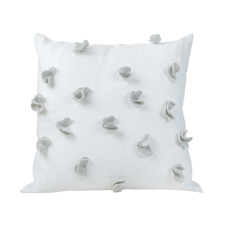 Cuscino in lino bianco con applicazioni di lana