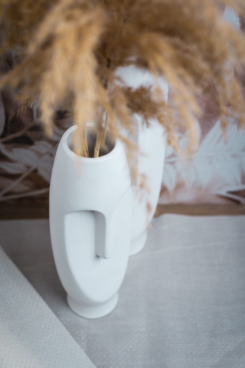 Vaso in ceramica con viso scolpito - immagine 3